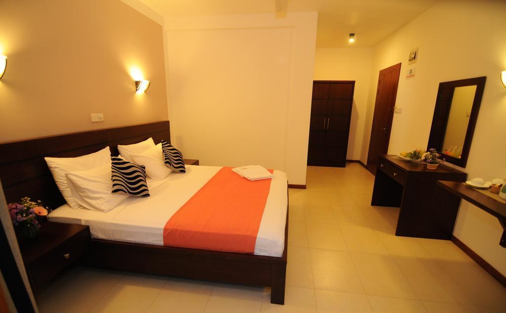 Hotel Shanelo Negombo Exterior foto